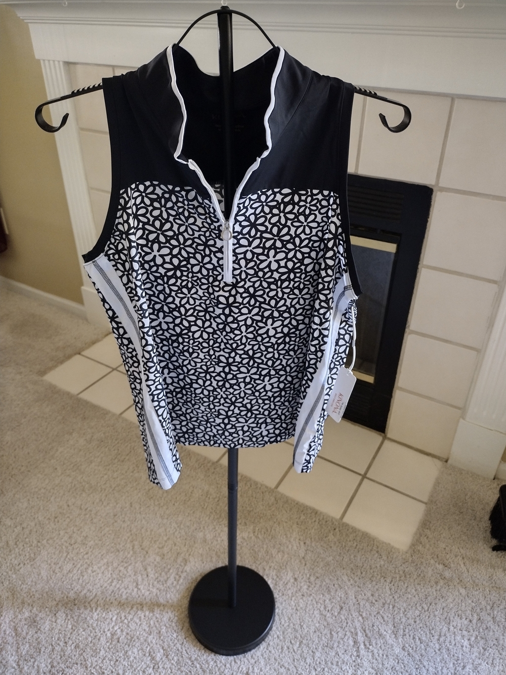 Kinona Black & White Floral Zip Athletic/Golf Tank